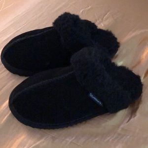 Bearpaw Black Slippers